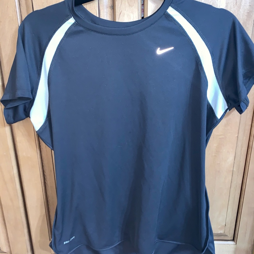 🖤 Nike Dri-Fit Top🖤